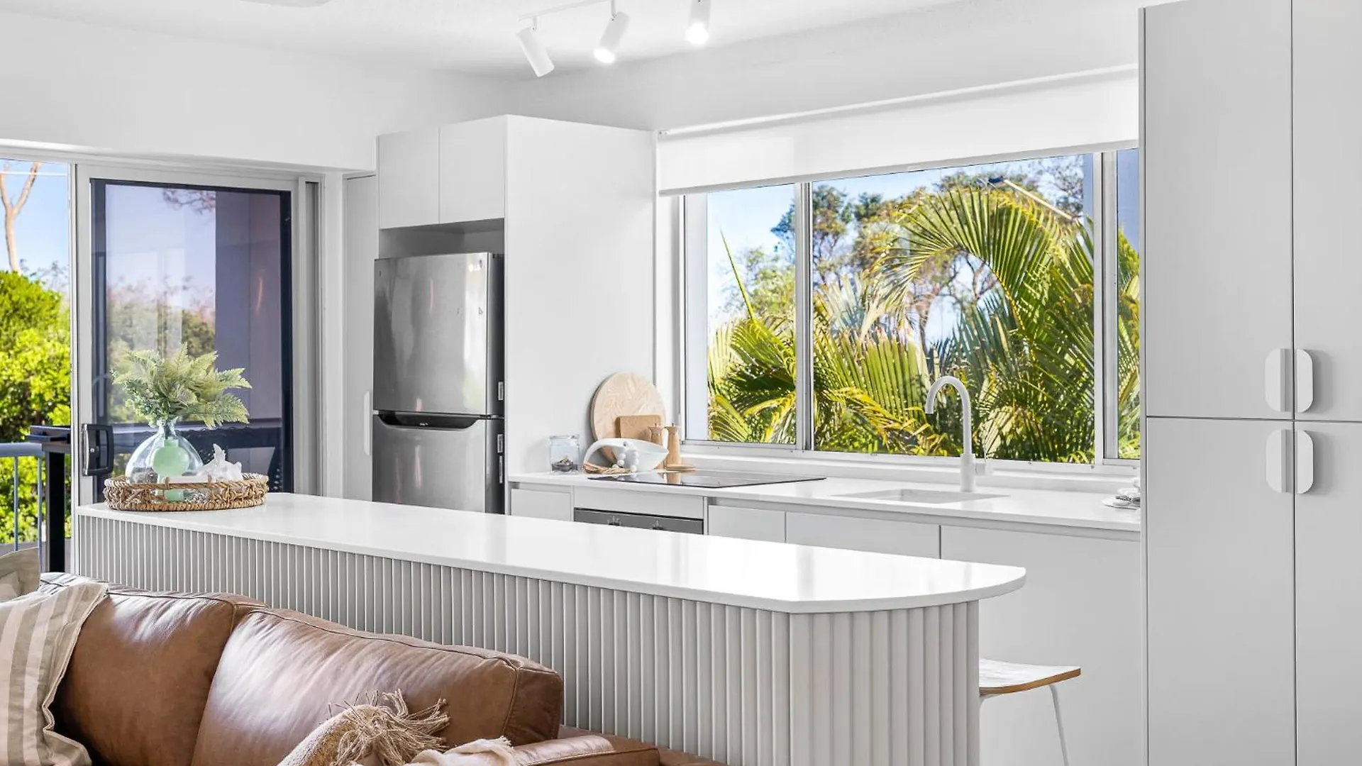 Maroochydore Beachfront 0*,